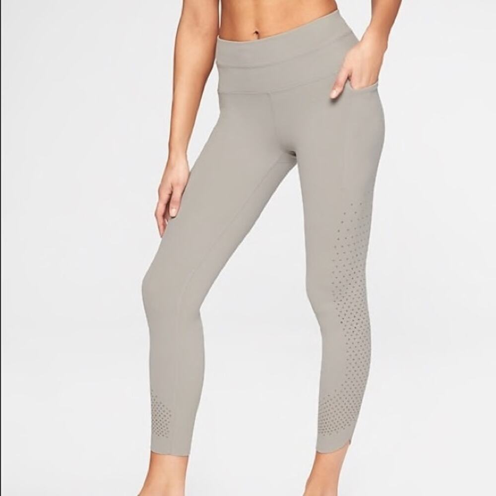Athleta Chakra 7/8 Perforated Tight Leggings Neutral Silver Grey Size Small‎